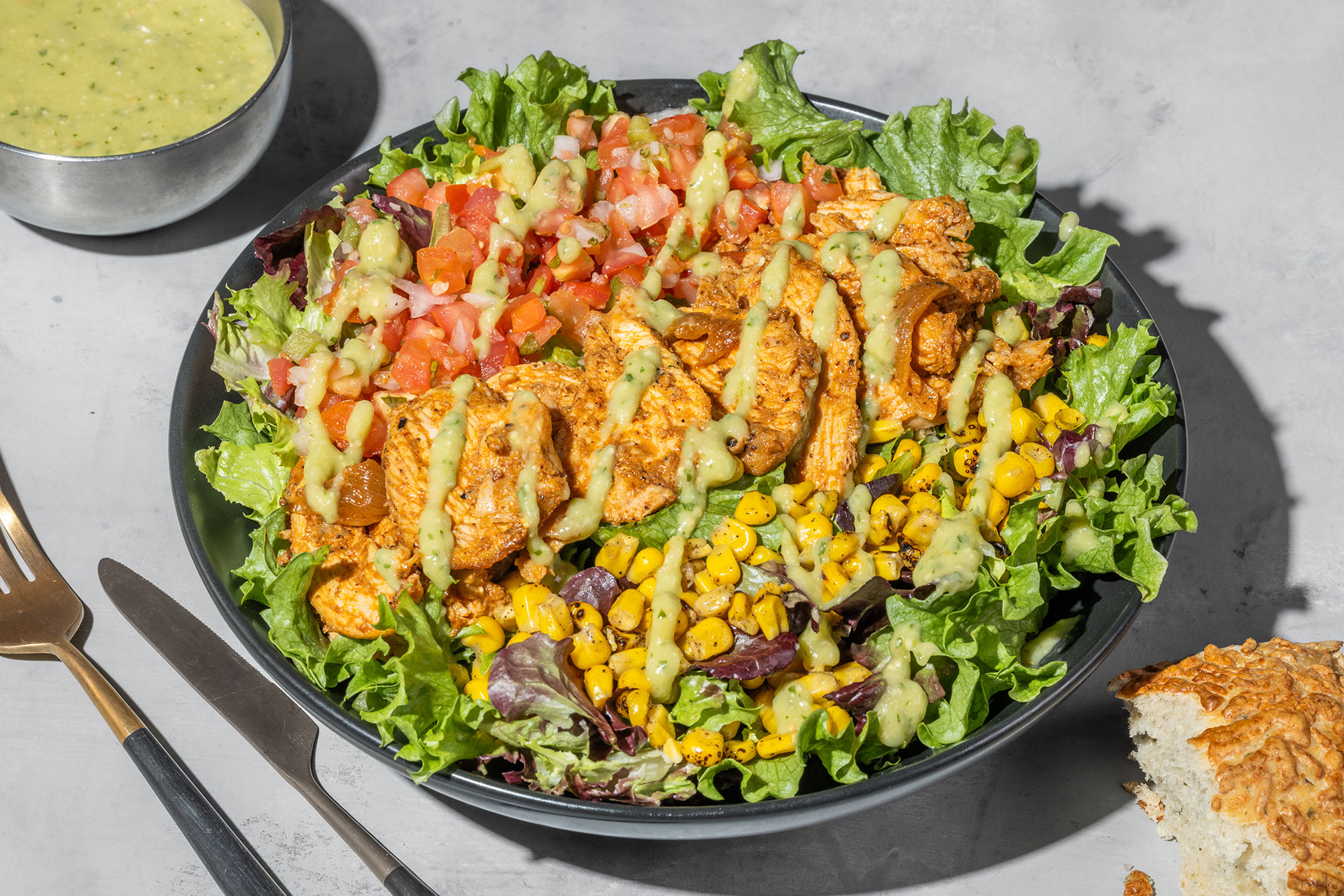 Salade latino-américaine au poulet fumé